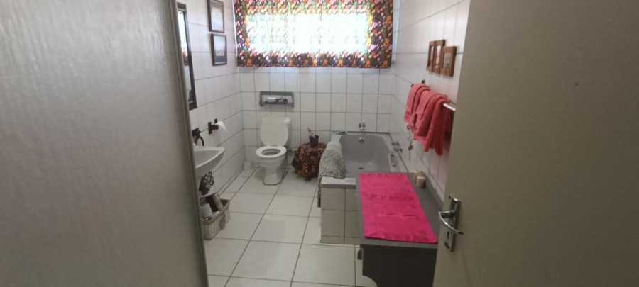 3 Bedroom Property for Sale in Bloemfontein Rural Free State